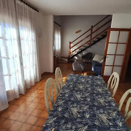 בית נופש Anglaterra 13 *